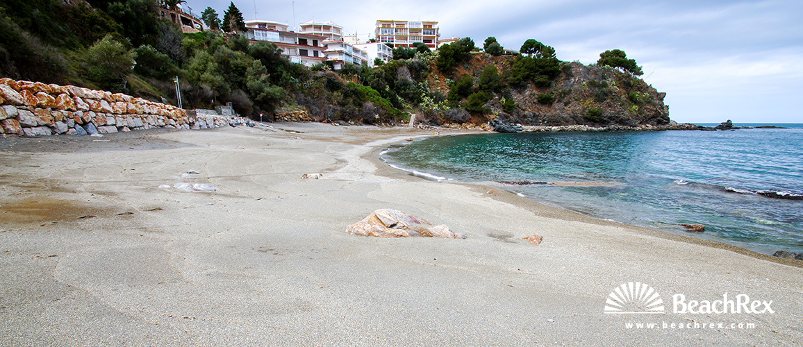 Espana - Comarques gironines -  Llanca - Playa Cau del Llop