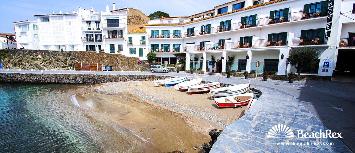Spain - Comarques gironines -  Cadaqués - Beach Es Pianc