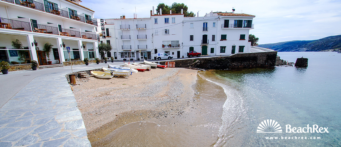 Spain - Comarques gironines -  Cadaqués - Beach Es Pianc
