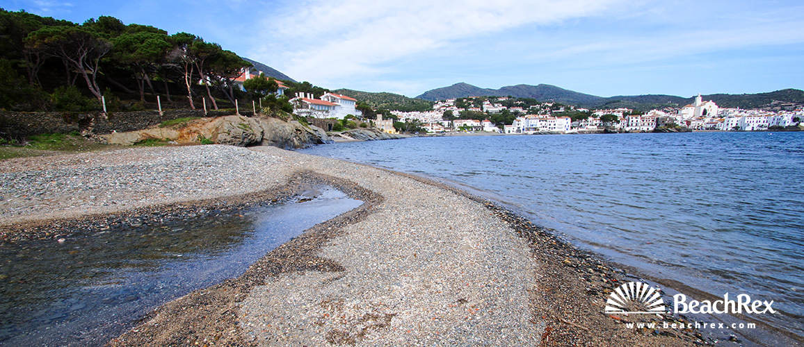 Spain - Comarques gironines -  Cadaqués - Beach es Sortell