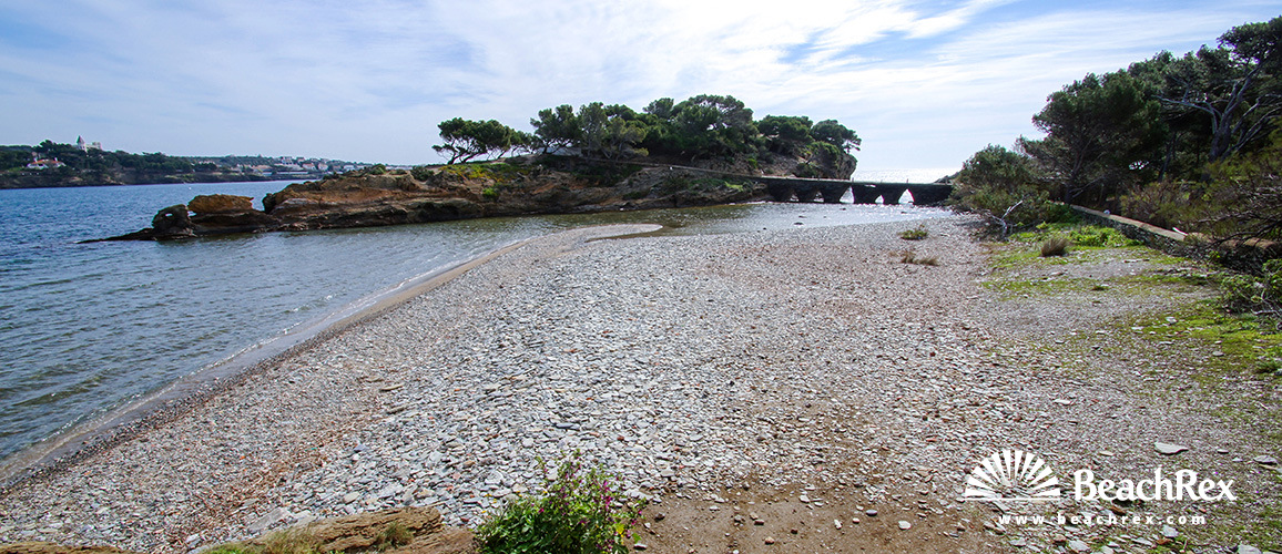 Spain - Comarques gironines -  Cadaqués - Beach es Sortell