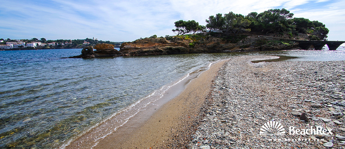 Spain - Comarques gironines -  Cadaqués - Beach es Sortell