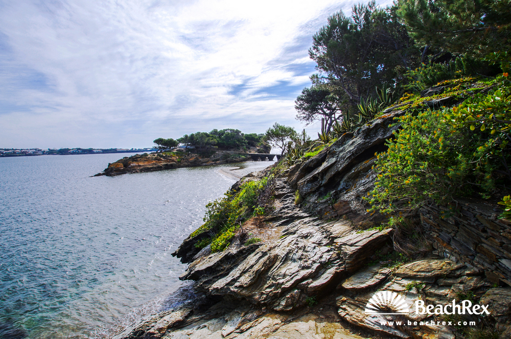 Spain - Comarques gironines -  Cadaqués - Beach es Sortell