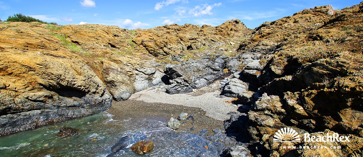 Spain - Comarques gironines -  Llanca - Beach Petita del Futaner