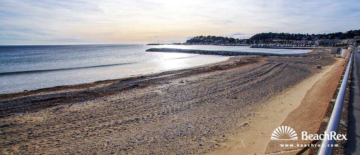 France - Var -  Cavalaire-sur-Mer - Beach du Centre-ville