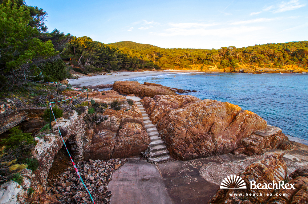France - Var -  Bormes-les-Mimosas - Beach de la Reine Jeanne