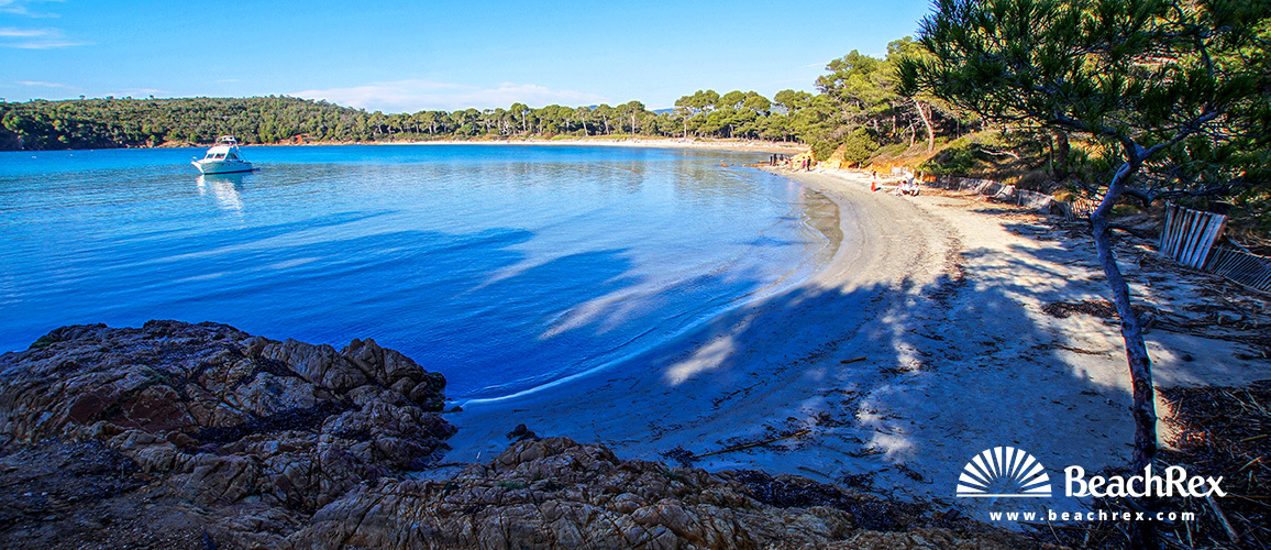 France - Var -  Bormes-les-Mimosas - Beach de l'Estagnol