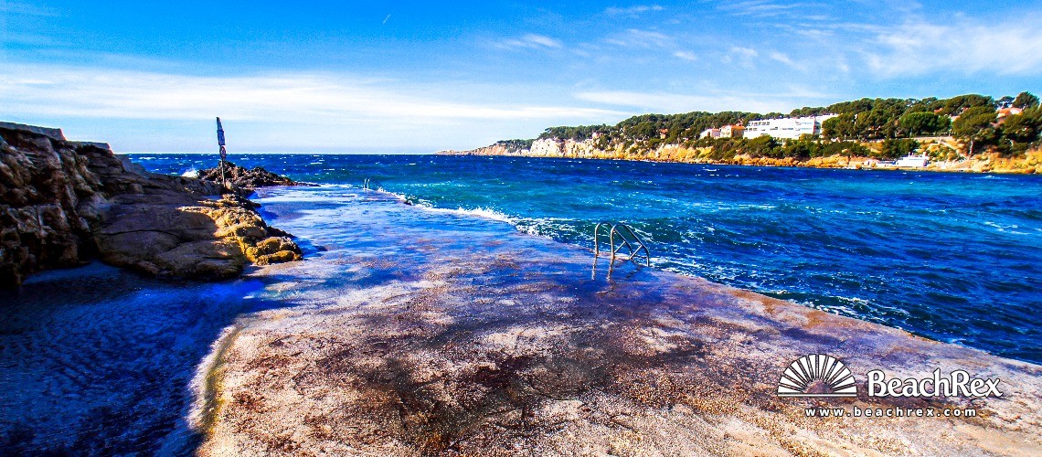 France - Var -  Sanary-sur-Mer - Beach de Portissol