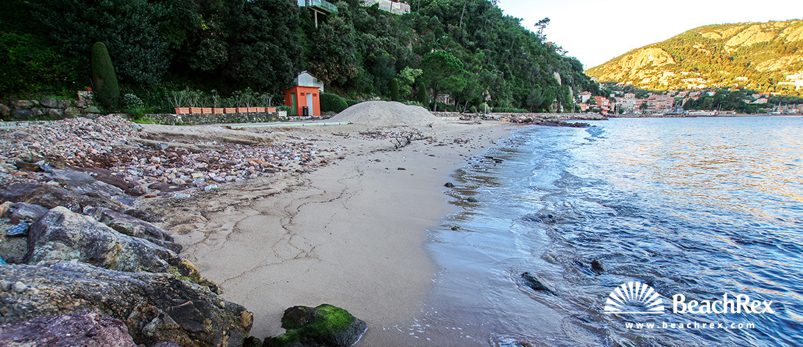 France - AlpesMaritimes -  Théoule-sur-Mer - Beach Petite Fontaine