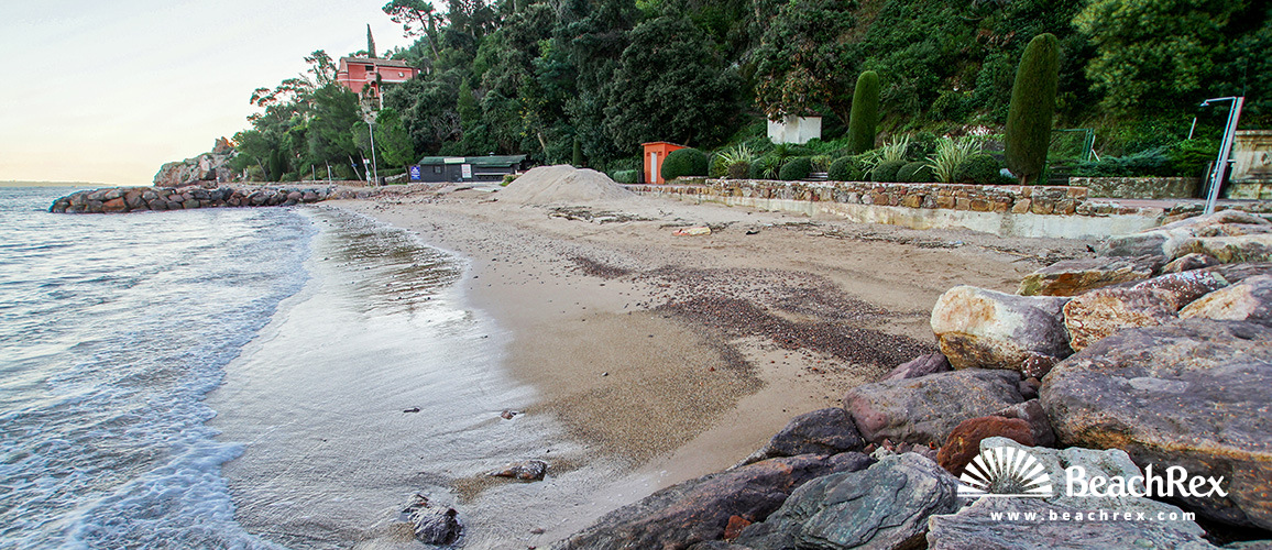 France - AlpesMaritimes -  Théoule-sur-Mer - Beach Petite Fontaine