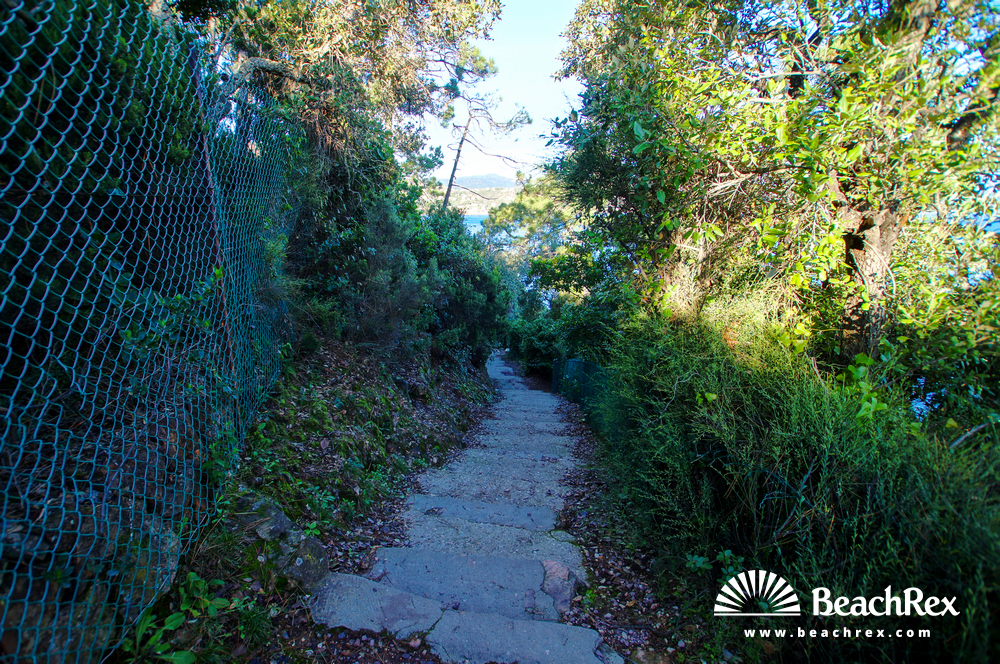 France - AlpesMaritimes -  Théoule-sur-Mer - Beach Ballif