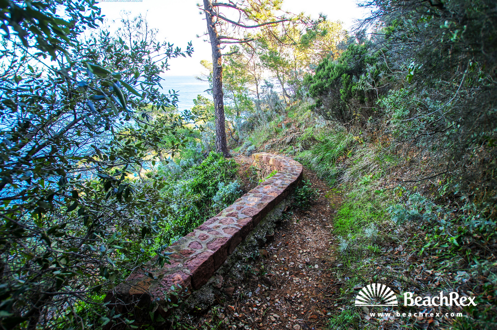 France - AlpesMaritimes -  Théoule-sur-Mer - Beach Ballif