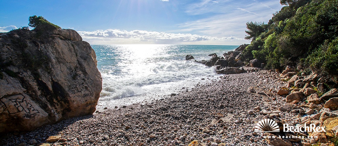 France - AlpesMaritimes -  Roquebrune-Cap-Martin - Beach Rocher