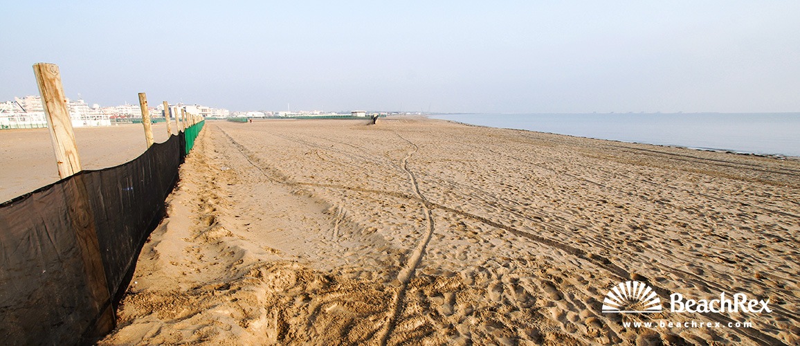 Italy - Veneto -  Chioggia - Beach Sottomarina