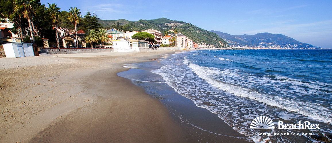 Italy - Liguria -  Laigueglia - Beach Laigueglia