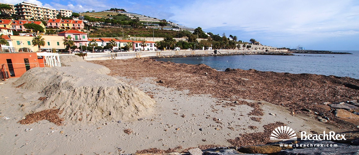 Italy - Liguria -  Santo Stefano al Mare - Beach Albertis