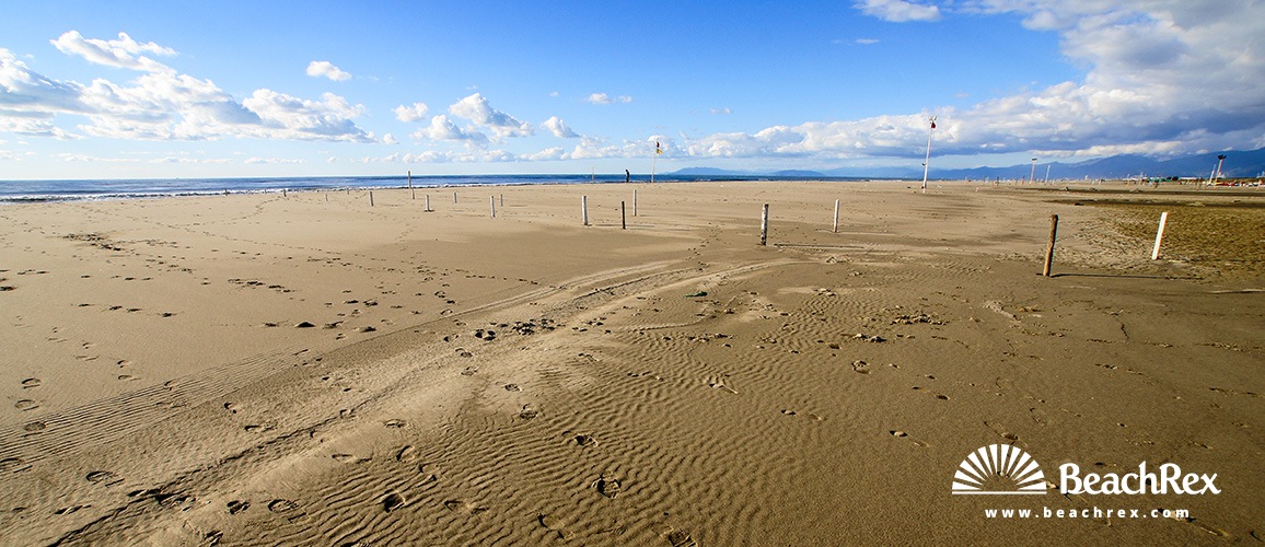 Italia - Toscana -  Torre del Lago - Spiaggia Torre del Lago