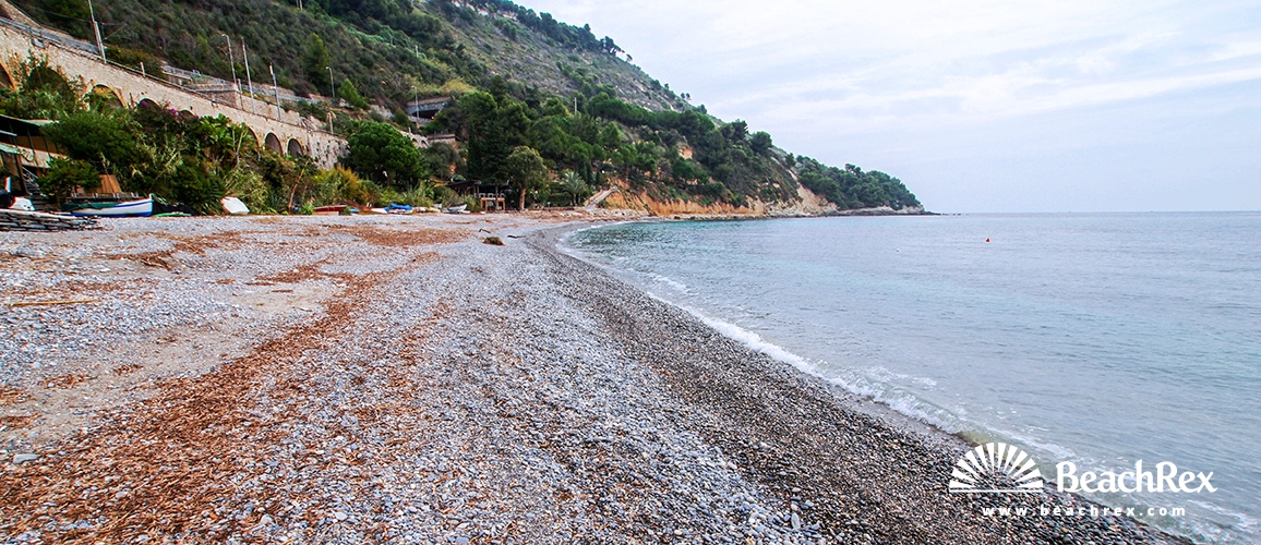 Italia - Liguria -  Grimaldi - Spiaggia Beniamin