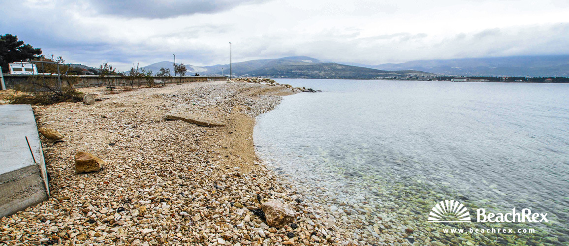 Croatie - Dalmatie  Split - Ile Čiovo -  Arbanija - Plage Krčića