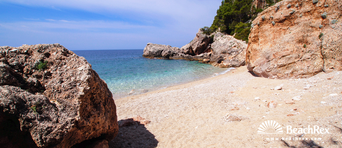 Hrvatska - Dalmacija  Split - Otok Hvar -  Sveta Nedjelja - Plaža Skala