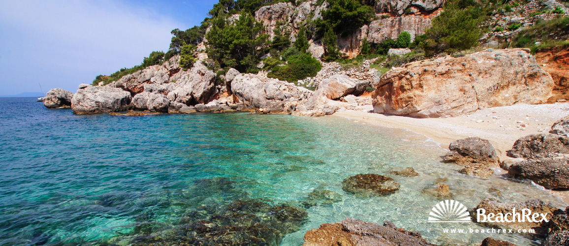 Hrvatska - Dalmacija  Split - Otok Hvar -  Sveta Nedjelja - Plaža Skala