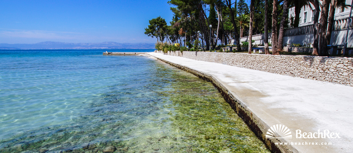 Kroatien - Dalmatien  Split - Insel Brač -  Supetar - Strand Tri Mosta