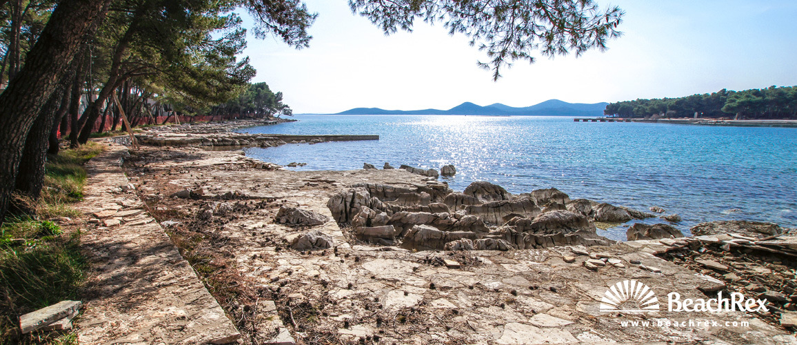 Croatie - Dalmatie  Zadar -  Biograd na Moru - Plage Crvena Luka