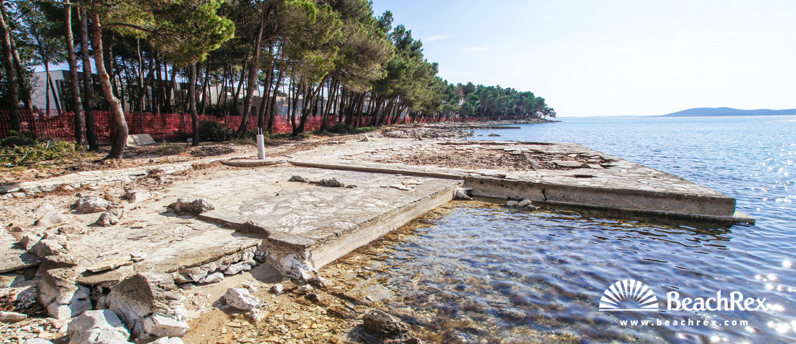 Croatie - Dalmatie  Zadar -  Biograd na Moru - Plage Crvena Luka