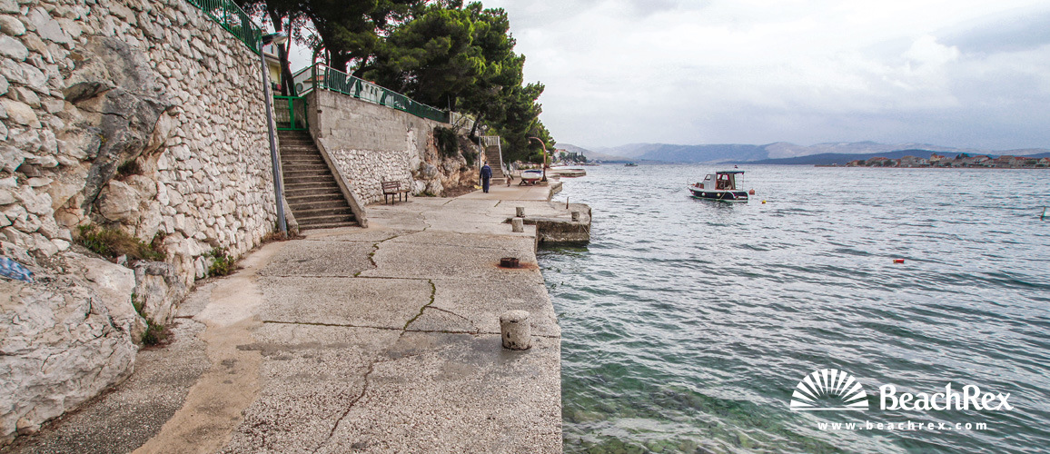 Croatie - Dalmatie  Šibenik -  Brodarica - Plage Brodarica