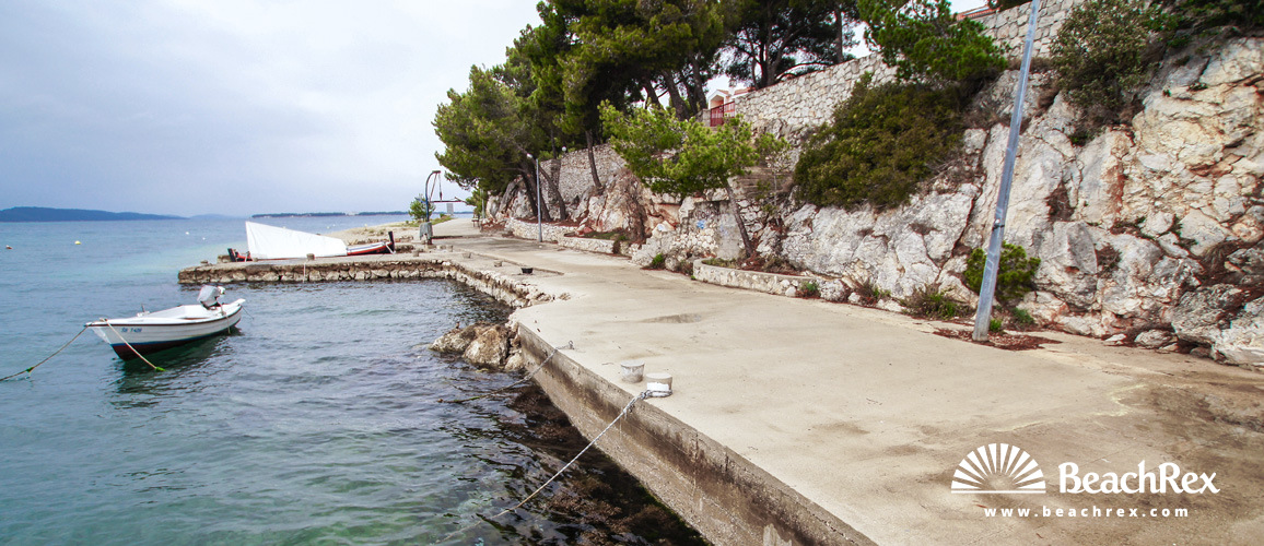 Croatie - Dalmatie  Šibenik -  Brodarica - Plage Brodarica
