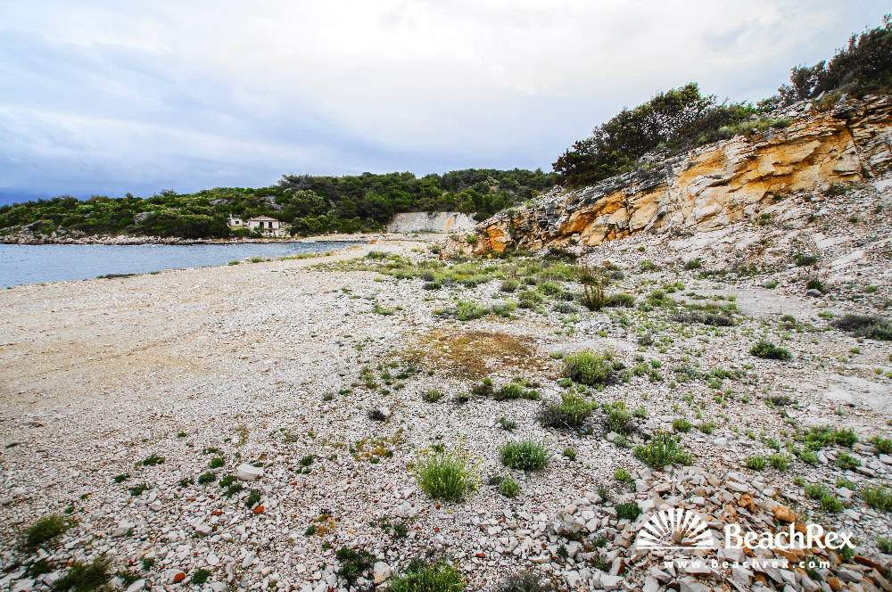 Croatie - Dalmatie  Split - Ile Brač -  Povlja - Plage Tičja luka