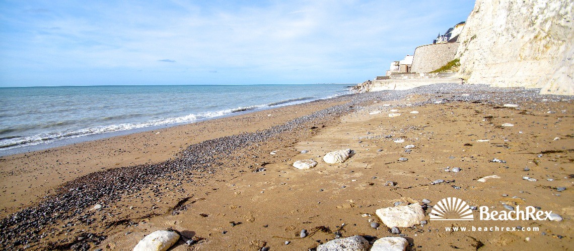 France - HautsdeFrance -  Ault - Plage d'Ault