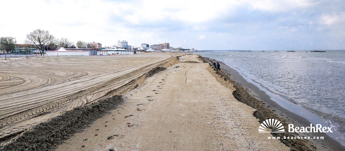 Italia - Emilia Romagna -  Comacchio - Spiaggia Lido delle Nazioni