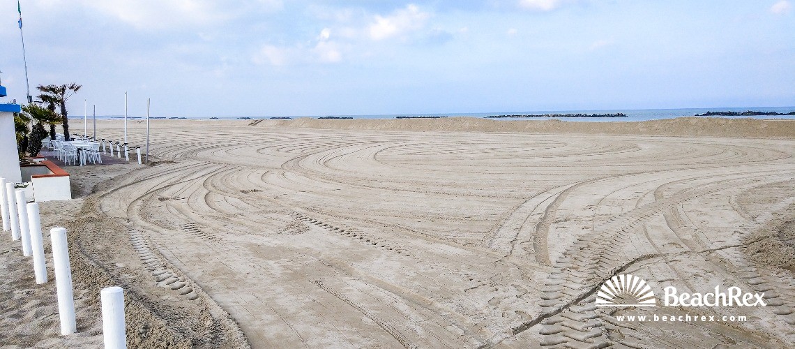 Italia - Emilia Romagna -  Comacchio - Spiaggia Lido delle Nazioni