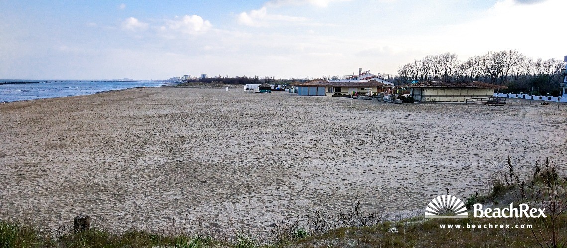 Italia - Emilia Romagna -  Comacchio - Spiaggia Lido delle Nazioni