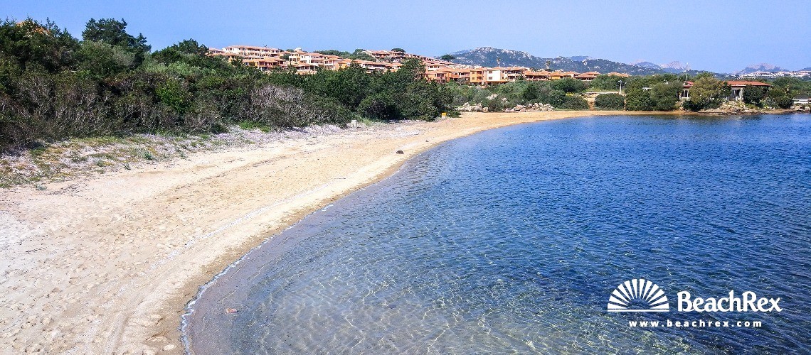 Italy - Sassari - Sardegna -  Golfo Aranci - Beach de Bahas