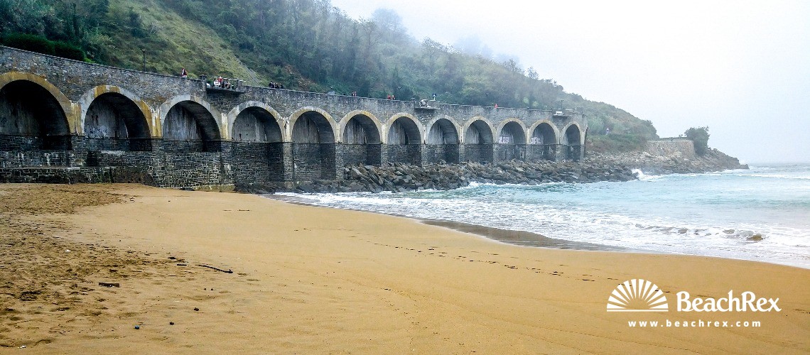 Spain - País Vasco -  Guetaria - Playa de Gaztetape