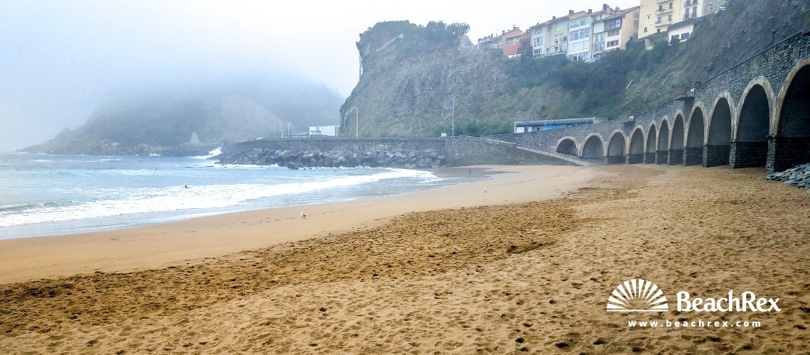 Spain - País Vasco -  Guetaria - Playa de Gaztetape