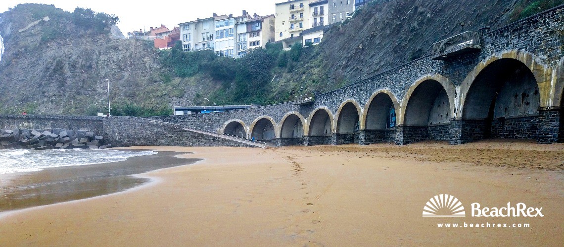 Spain - País Vasco -  Guetaria - Playa de Gaztetape