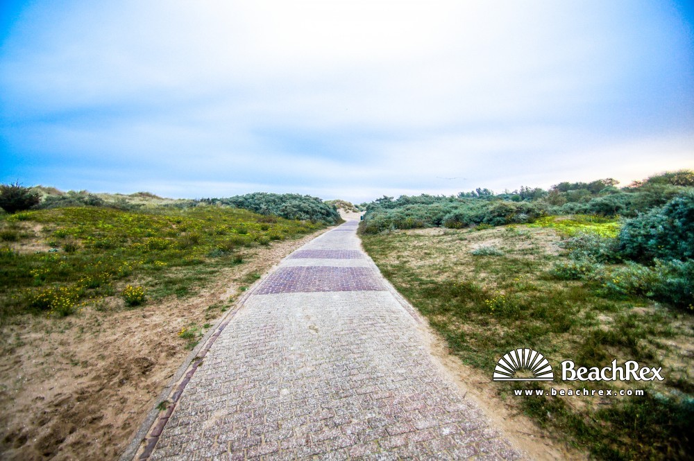 Netherlands - ZuidHolland -  Hellevoetsluis - Strand Haringvlietsluizen