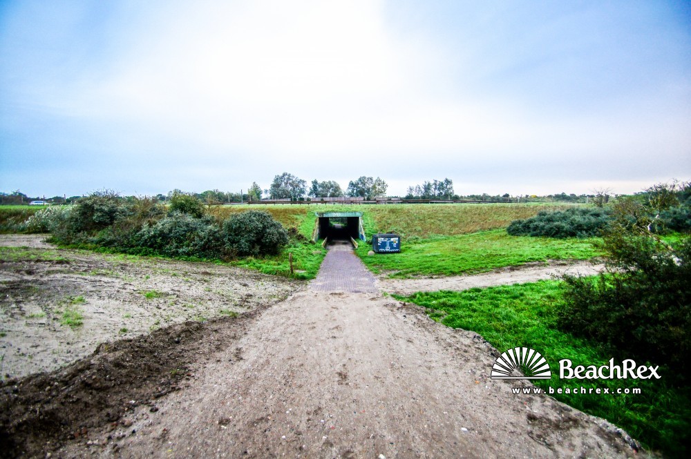 Netherlands - ZuidHolland -  Hellevoetsluis - Strand Haringvlietsluizen
