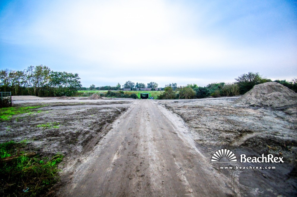 Netherlands - ZuidHolland -  Hellevoetsluis - Strand Haringvlietsluizen