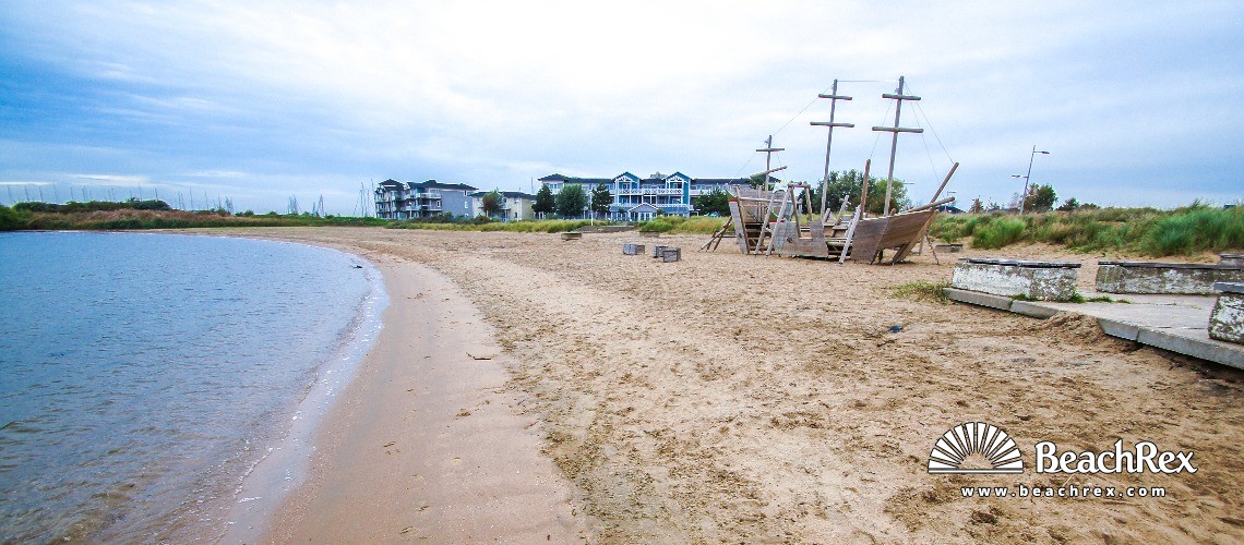 Pays Bas - ZuidHolland -  Hellevoetsluis - Strand Vuurtoren