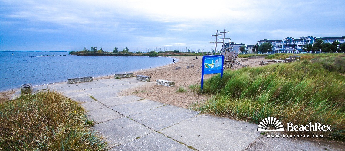 Netherlands - ZuidHolland -  Hellevoetsluis - Strand Vuurtoren