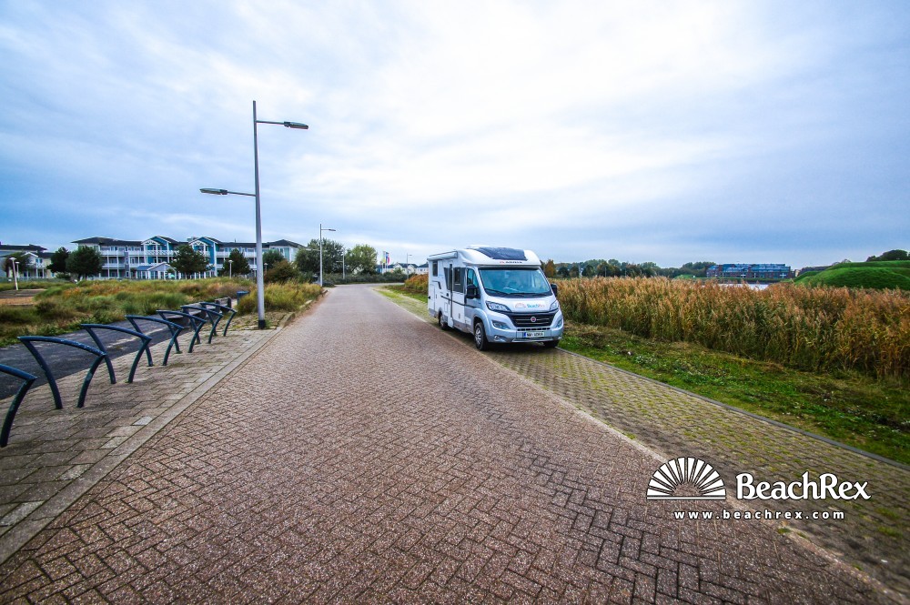 Netherlands - ZuidHolland -  Hellevoetsluis - Strand Vuurtoren