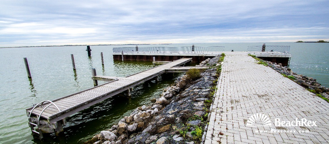 Niederlande - Friesland -  Kornwerderzand - Strand Kornwerderzand