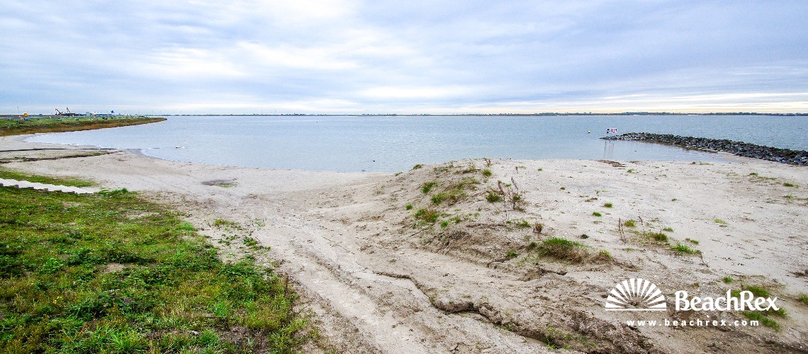 Niederlande - Friesland -  Kornwerderzand - Strand Kornwerderzand