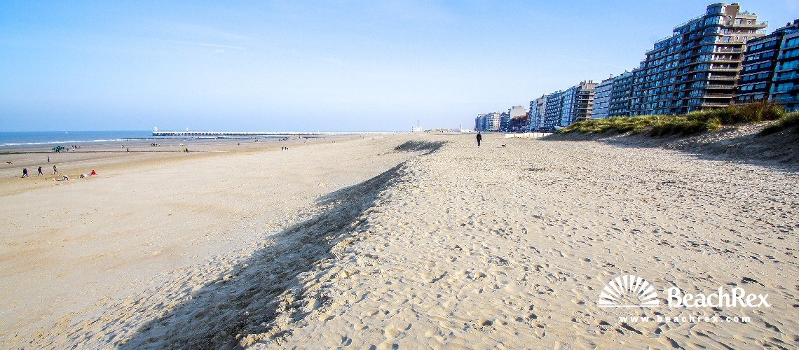 Belgium - WestVlaanderen -  Nieuwpoort - Strand Zonnebloem