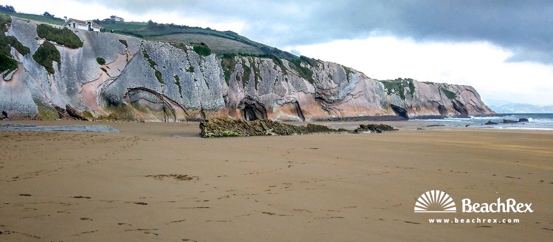 Spain - País Vasco -  Zumaia - Playa Itzuran