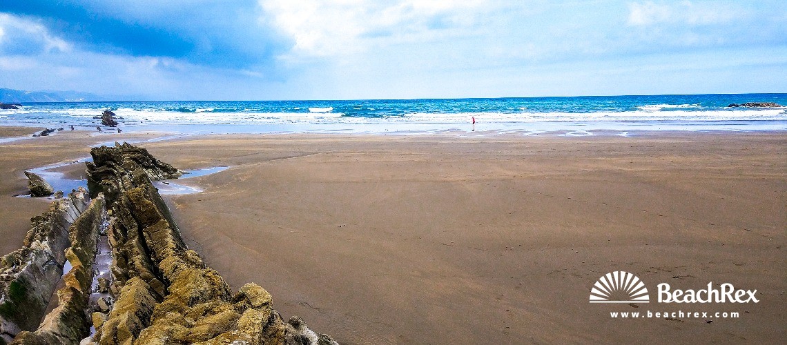 Spain - País Vasco -  Zumaia - Playa Itzuran